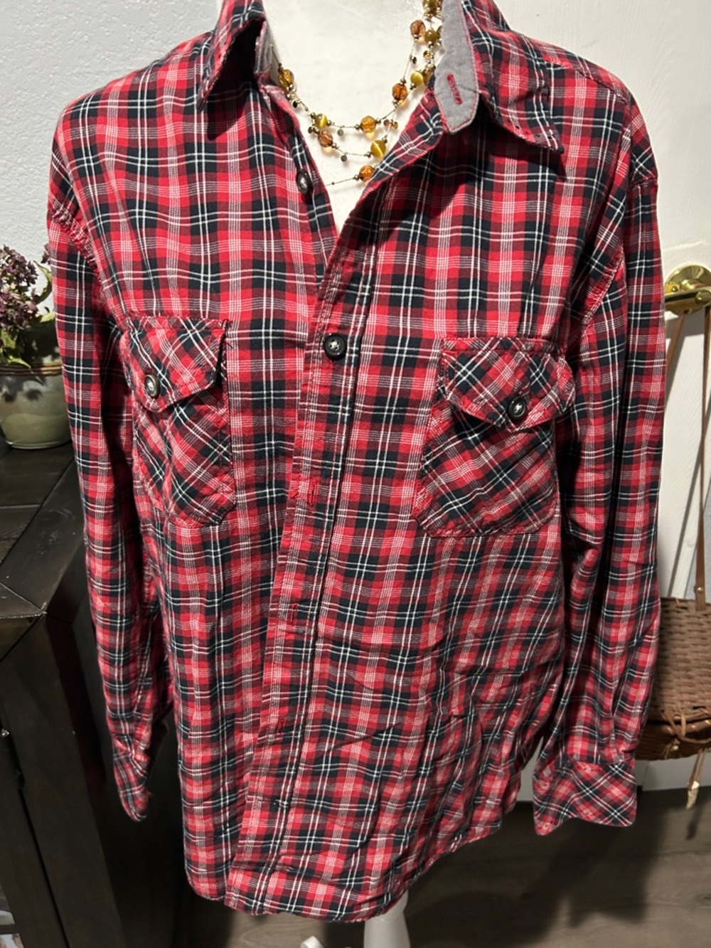 Unisex Red Plaid Button-Down Shirt - Relaxed Flannel Style